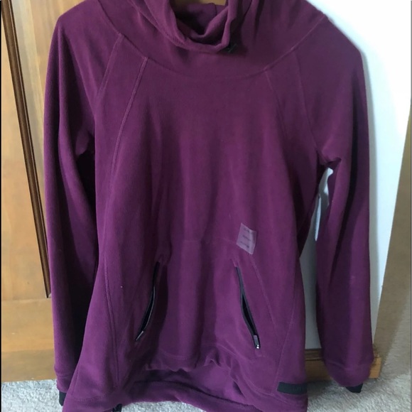 Calvin Klein maroon pullover - Picture 2 of 3